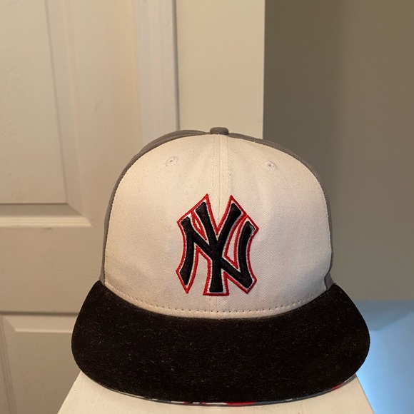 New Era Other - New York Yankees NEW ERA Special Patterns Brim Hat